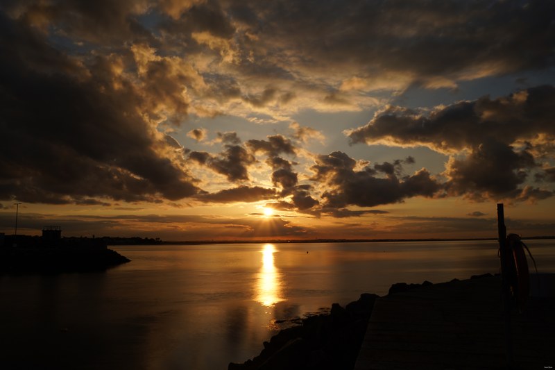 2022 - Sun-up And Sun-down - Glendalough Howth And Texel - 07-SA707372.ok