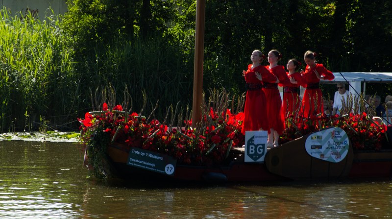 2024-06 - Corzo Parade On Canal - De Uithof - RX106501.editted
