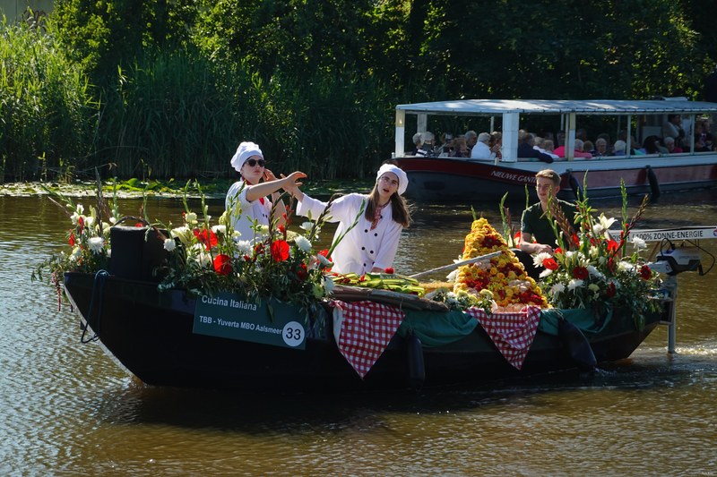 2024-06 - Corzo Parade On Canal - De Uithof - RX106614.ok