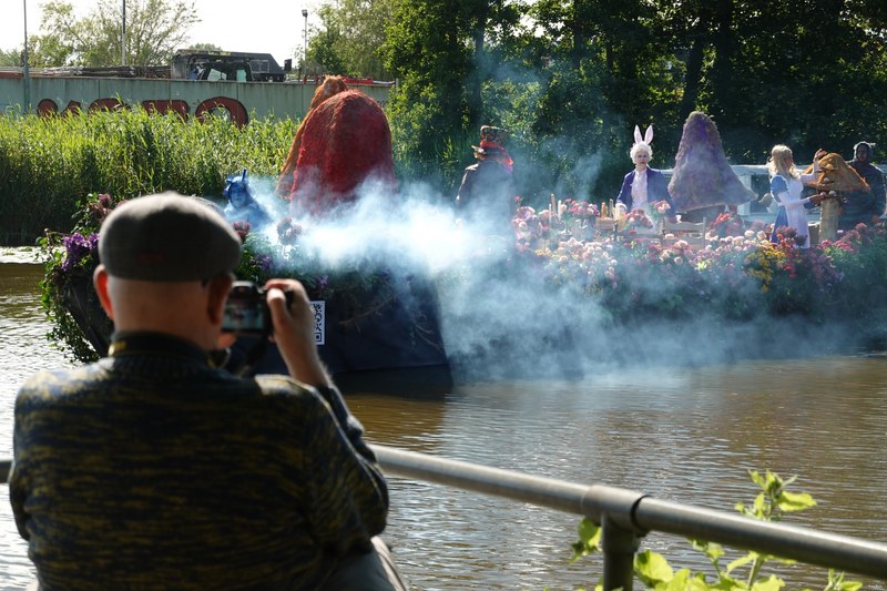 2024-06 - Corzo Parade On Canal - De Uithof - Every Day Photos