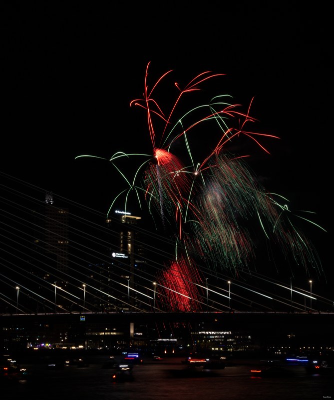 2024-09 - Fireworks Wereldhaven Rotterdam - SA704427.combined.tree