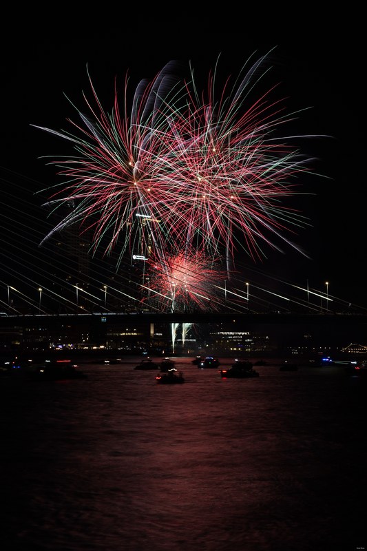 2024-09 - Fireworks Wereldhaven Rotterdam - SA704439.good
