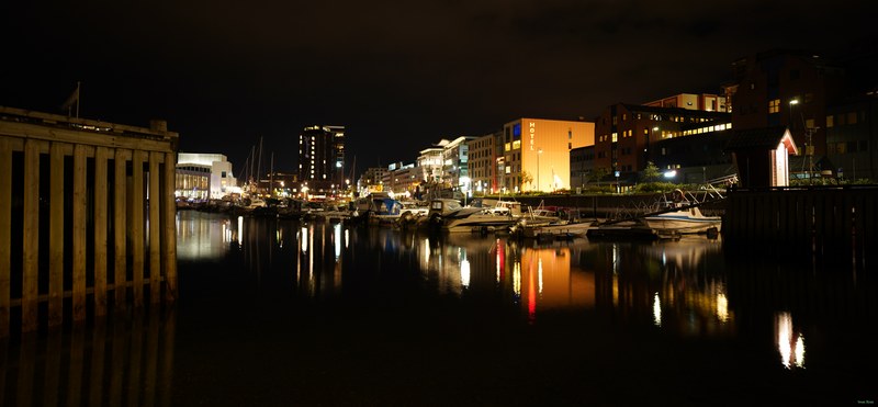 Bodo Harbour With Northern Lights - SA705079.edit.cropped