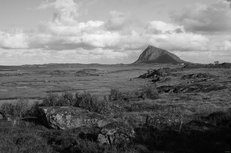 Reine And Moskenes At Lofoten - RX109136.ok