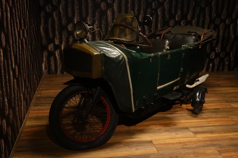 2025-01 - Louwman-car-museum - RX100705.ok