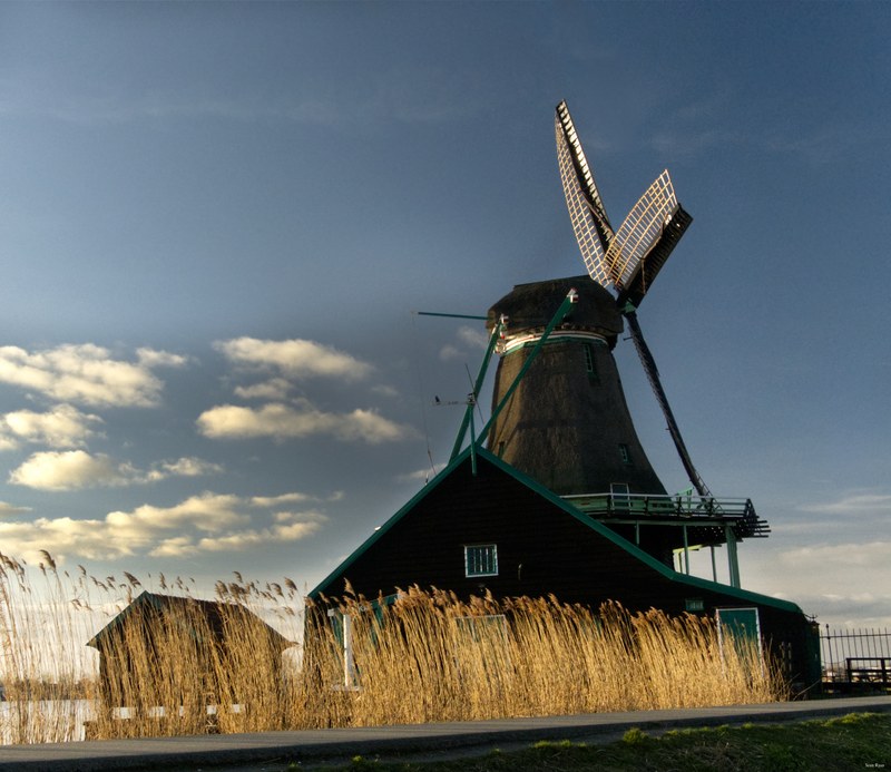 2025-02 - Zaanse Schans Windmills By Sundown - RX100808.editted