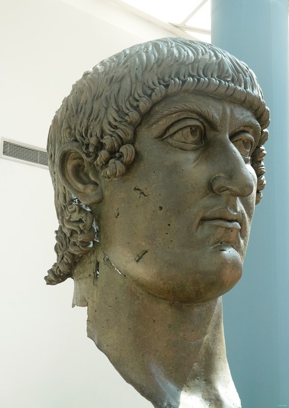 Capitoline Hill Museum - RX101698.ok.bronze-head-of-Emperor-Constantine-I.4C-AD.editted