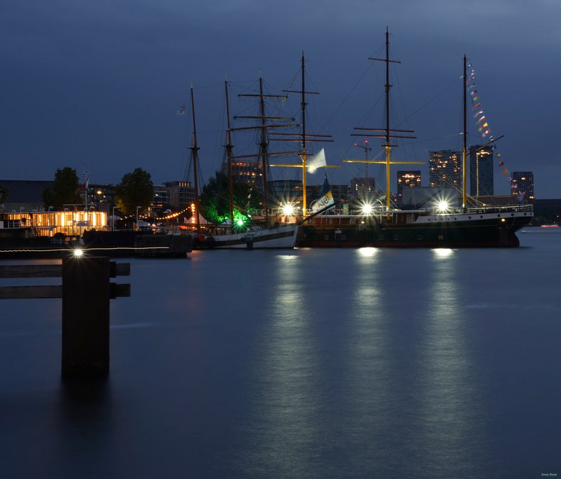 2025-08 - Sail Amsterdam At Kapitein Anna Pier - SA709394.ok.editted.cropped.2