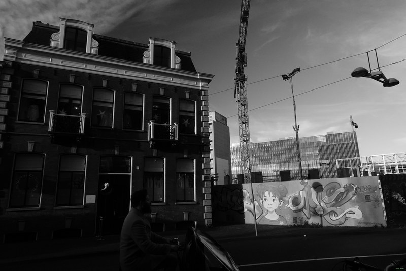 Streets-and-skies - RX100108