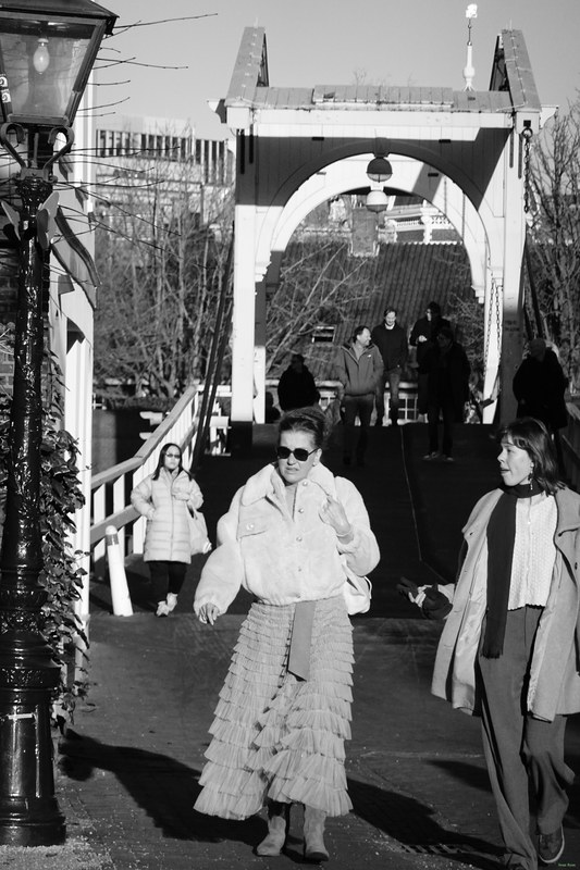 Strolling-around - RX100211