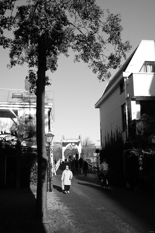 Strolling-around - RX100213