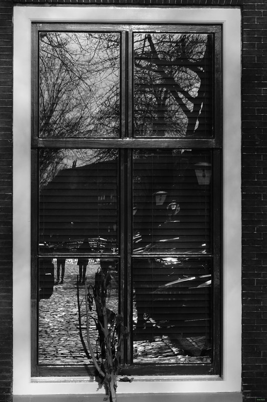 Windows-and-reflections - RX100226