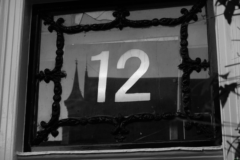 Windows-and-reflections - RX100271