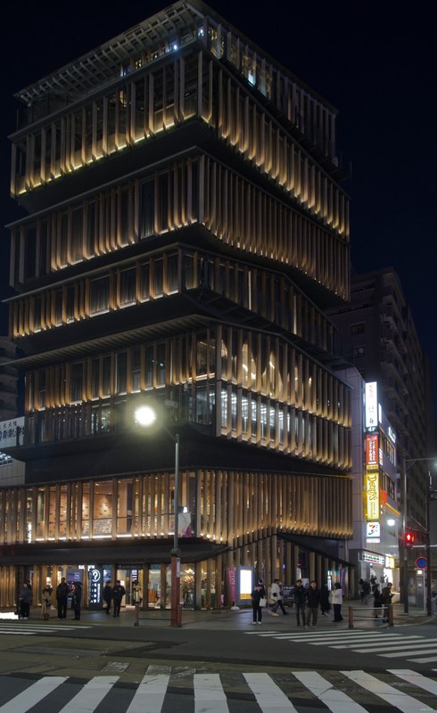 Tokyo - Shinjuku Streets By Night - SA700009.editted